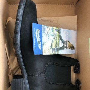 Brand New Black Chelsea Blundstone's